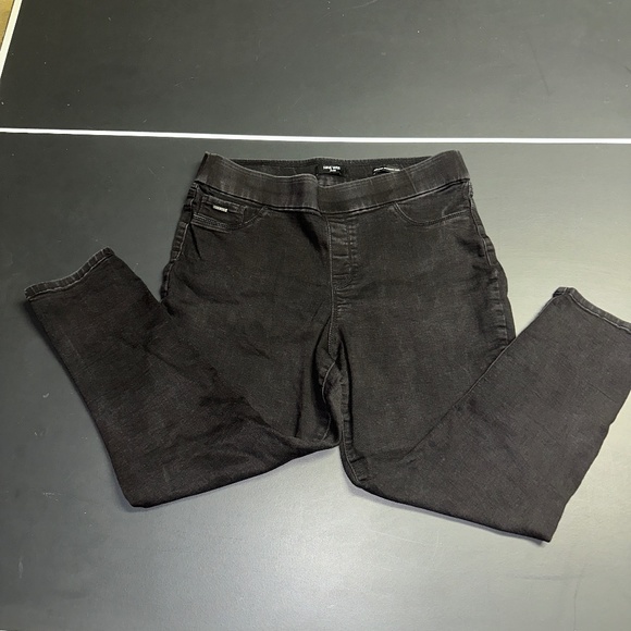 NWT Nine West Heidi PullOn Skinny Crop Size 16 Black Womens - Picture 1 of 4